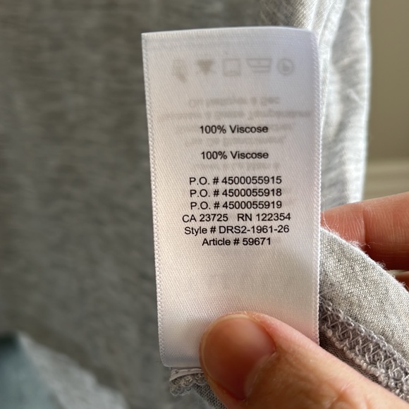 Aritizia Talula s/s t shirt in size Medium - Picture 4 of 5